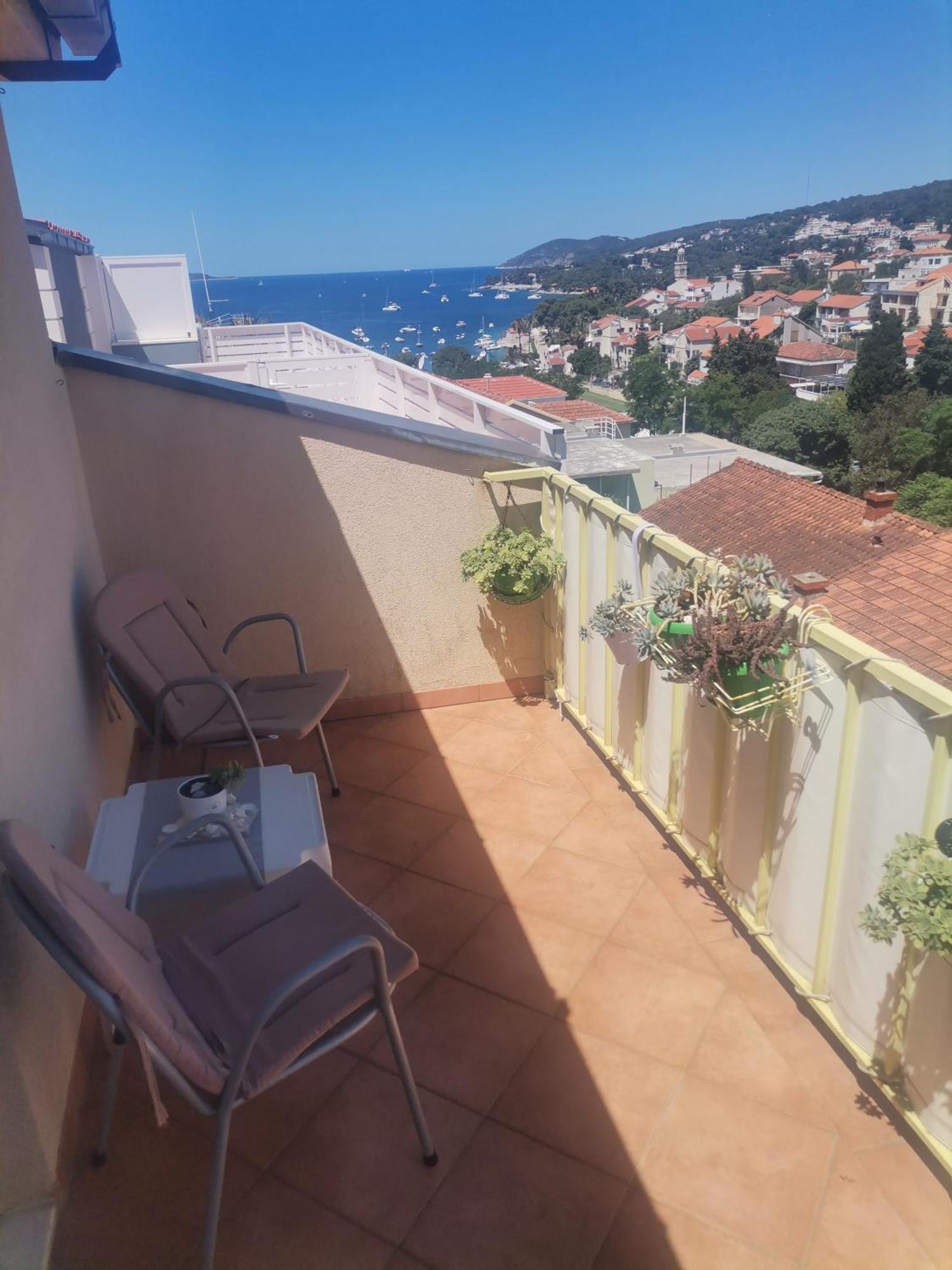 Apartments Green & Orange Đảo Hvar Ngoại thất bức ảnh